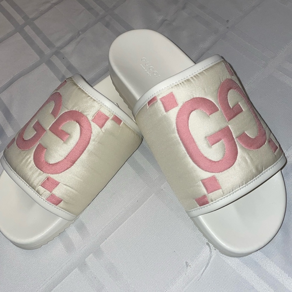 New authentic Gucci maxi GG slide